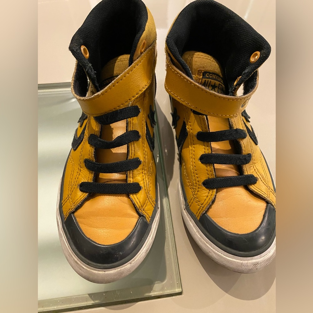 Boys Converse yellow with black sneakers.  Size 1.